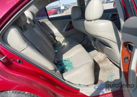 2011 Toyota Camry Xle V6 z USA, uszkodzony, nr VIN 4T1BK3EK4BU117537